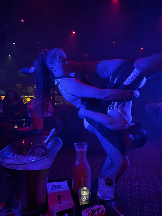 Cirque Le Swing — production image